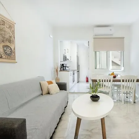 아파트 Gio Center